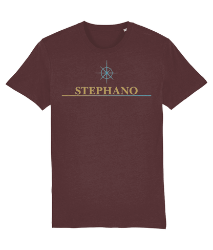 burgundy Stephano T-shirt met logo op de borst, studiofoto met lichte achtergrond en casual uitstraling.